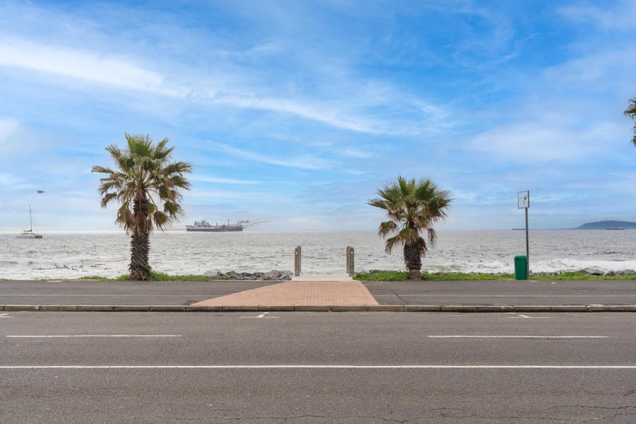 1 Bedroom Property for Sale in Mouille Point Western Cape